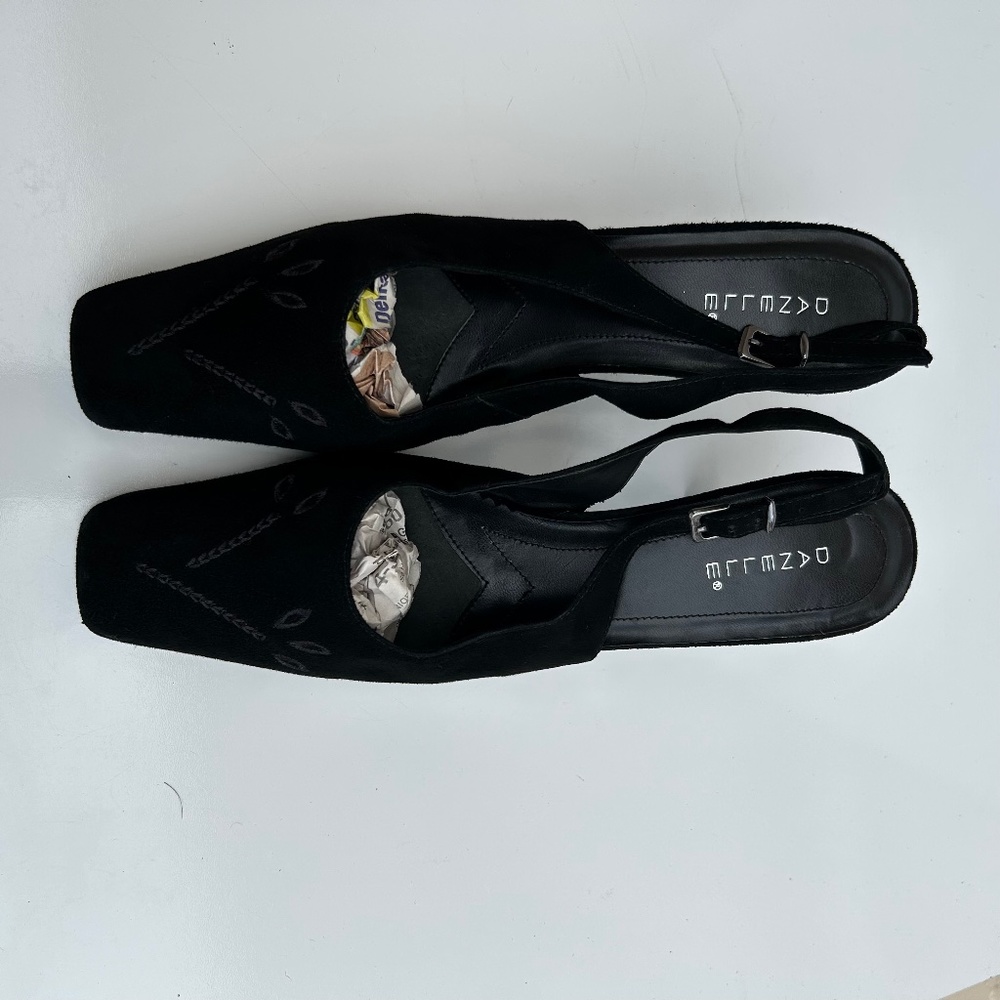 DANELLE NEW W/OUT TAG D-Odyssey Black Embroidered Suede Sandals Size 10 M.